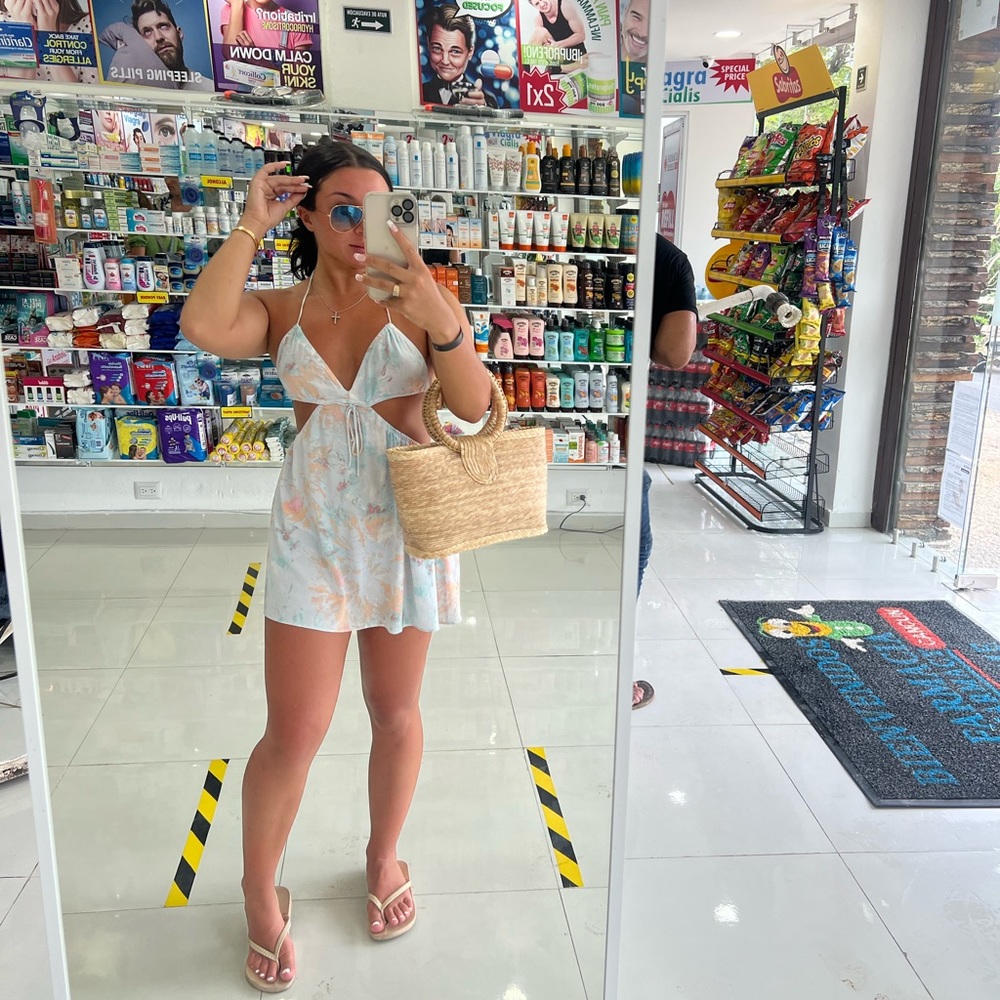 Cute open back sun dress